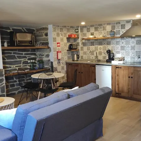Recanto Da Encosta T0 Holiday home *