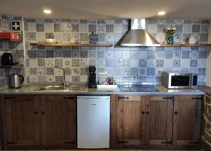 펜션 Recanto Da Encosta T0 *